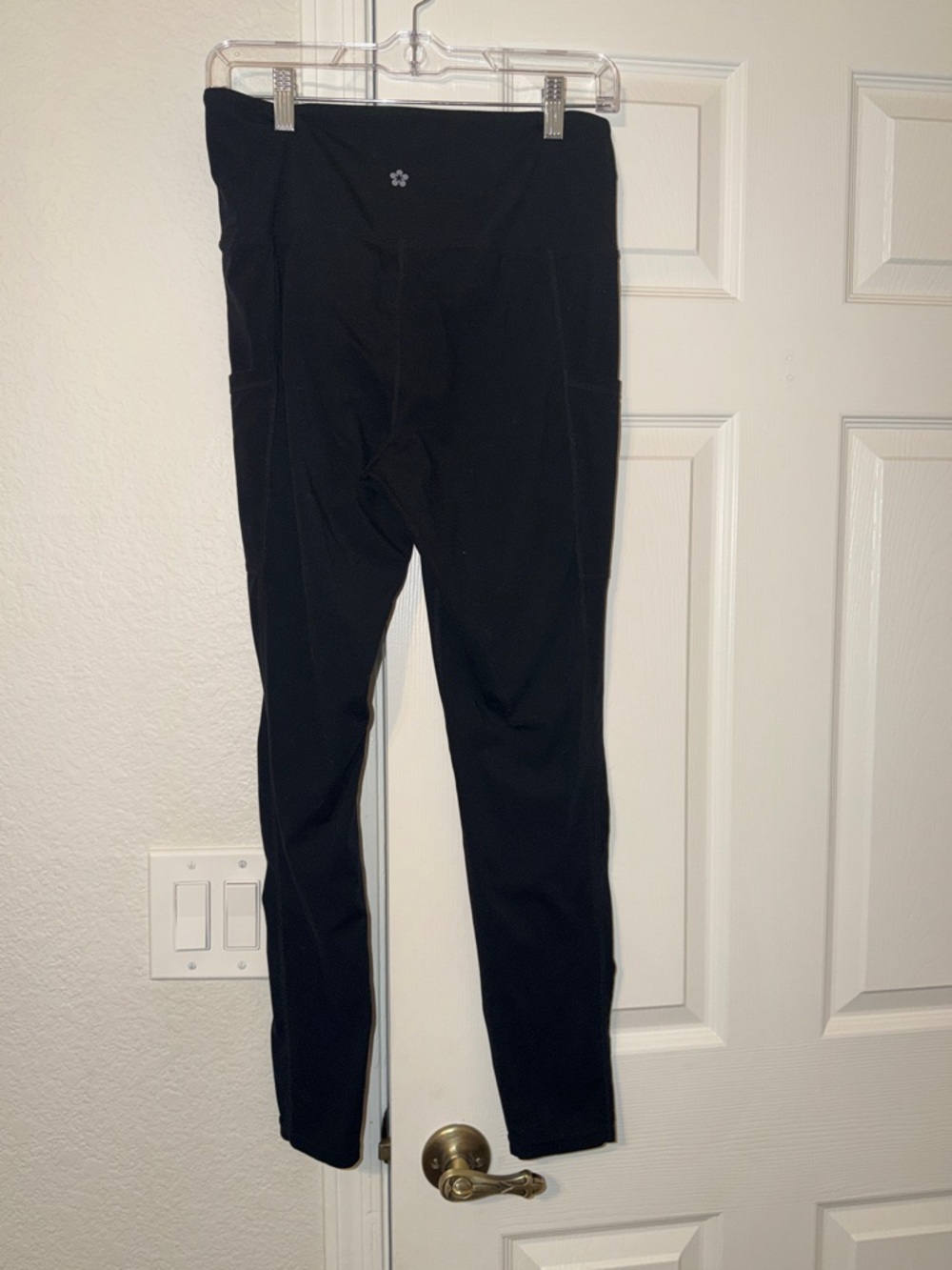 Tuff Athletics Black High-Waist Leggings with Side Pockets - Picture 4 of 6